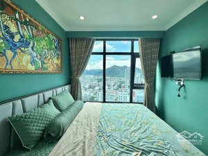 giá thuê chỉ 13tr cho căn hộ sát biển view phố biển tuyệt đẹp