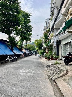 vị trí kd cực kì sầm uất - bán nhà 4 lầu hxh 8m ngay bàu cát 8 dt: 4x10m [vuông vức]. chỉ 8.3 tỷ