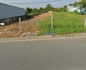 bán nhanh rút gọn lô đất nằm ngay mt hùng vương, phường 7, bến tre gần công an tỉnh bến tre