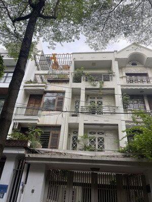 hàng tuyển. văn phú hà đông. 90m x 5 tầng ô chờ thang máy.kinh doanh, vỉa hè, chỉ hơn 17 tỷ.