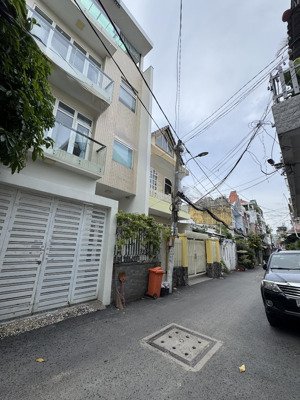 bán nhà p17 gò vấp. thông số đẹp 6,5x15 vuông a4. hẻm nhựa 8m sát mặt tiền. oto để gara. 12tỷ tl