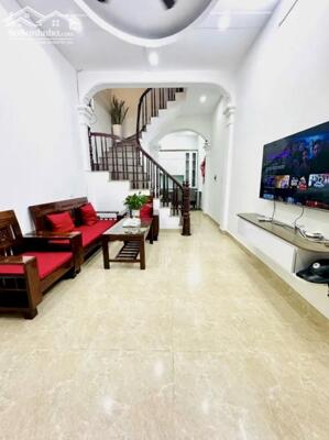 BÁN NHÀ DÂN XÂY PHỐ TRƯƠNG ĐỊNH – 40M² – 5 TẦNG – 4PN – NGÕ Ô TÔ – NHỈNH 8 TỶ