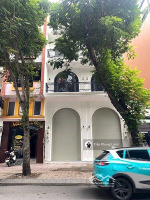 chính chủ gửi cho thuê nhà mặt tiền 91-93 trương định, p8, q3, 7.4x18m, trệt lửng 3 lầu, 