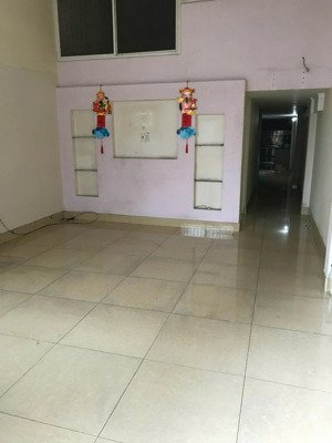 cần bán gấp căn hộ chung cư thang bộ tầng 2, 100 hùng vương, quận 5
