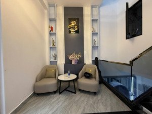 bán nhà 3 tầng mới đứng trước nhà nhìn thấy biển cách bãi tắm chính liên chiểu 200m