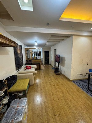 e bán căn hộ 2pn toà no11a căn góc 69m2 tại sài đồng long biên