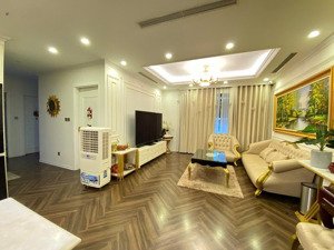 bán căn 3pn (102m) full nội thất, có sổ, tầng đẹp, giá 8,3tỉ ở green star 