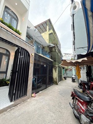 bình thạnh 52m2 2 tầng hẻm 3 m an ninh .tặng full nội thất ở ngay