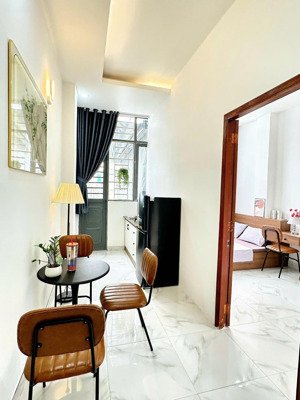 căn hộ 2pn 1wc full nt cao cấp, có bancol thoáng rộng 60m2, ngay chợ bà chiểu ngã tư hàng xanh