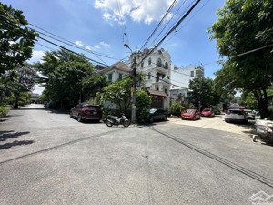 biệt thự mini , đường 27 khu bên sông , p. hiệp bình chánh , q. thủ đức