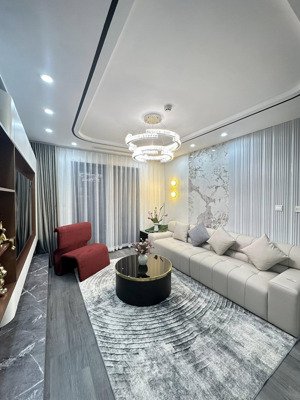 cần bán gấp căn hộ cao cấp tại diamond flower 125m2 3pn 2vs +full nội thất giá 11 tỷ lh 0856083***