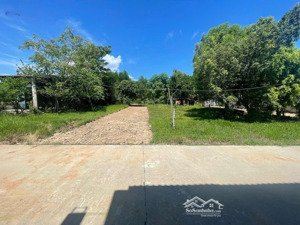 1 lô 225m2 thích hợp làm nhà vườn, vị trí mát mẻ, view đẹp