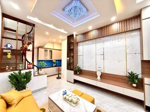 bán nhà khương trung - thanh xuân, 30m2 x 5 tầng, mt 4m2, tặng full nội thất, ngõ đẹp giá chỉ 7 tỷ.