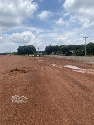 đất chính chủ bán mặt tiền xuyên tâm dt 10x40 thổ cư 200m bán 260tr