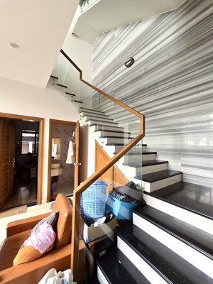 siêu phẩm mặt tiền đường 16m ngay đỗ xuân hợp 3 tầng 8pn diện tích khủng 172m2 2x tỷ