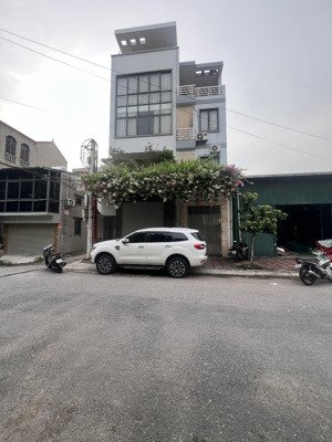 đón đầu dự án cầu trần hưng đạo -phố tư đình -90m2 -2 mặt tiền -dân xây -gara ô tô -đường 12m