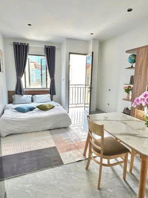 vssk, nhà mới full nội thất nguyên seal, ban công thoáng, nhận khách nước ngoài