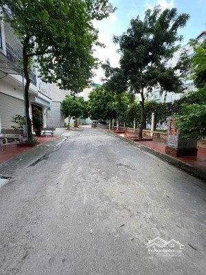 chính chủ dương nội, 52 m -7 tầng- sổ đỏ rõ, phân lô oto tránh , giá 16,4 tỷ (thiện chí)