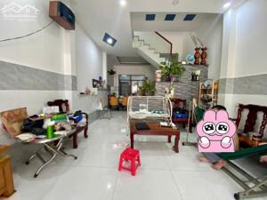 Bình Tân, gần Mặt tiền tên Lử, kế chợ, Hẻm ô tôthông, Nhà 3 Tầng,68 m2, giá rẻ.