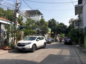 Nhà Phố Nha Trang, Ra Biển chỉ hơn 950m. Đường rộng rãi 9m. Hơn 130m2 đất.