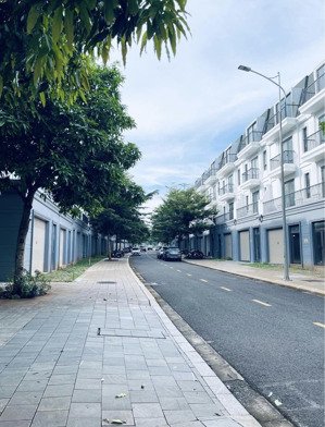 nhà phố 4 tầng ecocity - vị trí đẹp đường 16m