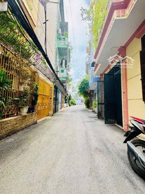 phân lô, ô tô tránh, nở hậu. bán nhà ngõ 168 hào nam, dt 50m2, mt 4,3m, giá 22,5 tỷ