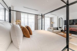 bán nhà mặt phố lạc long quân ,7t thang máy , mặt sau view hồ tây. 63m, mt 6.4m. giá 45 tỉ.