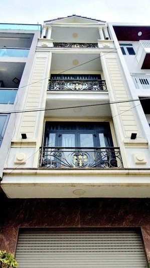 chính chủ cần cho thuê nhà mt 11b trần minh quyền p.10 q.10 gần khúc điện biên phủ