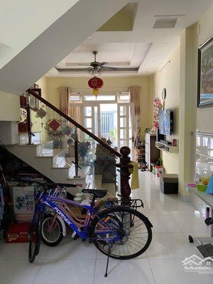 bán nhà riêng cách bệnh viện 175 tầm 300m, đường nguyễn thái sơn, dt 4,2x12m