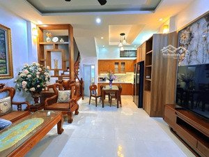 thụy khuê, vài chục m ra phố, nhà đẹp giá tốt, 60m ra ôtô, mặt tiền rộng,ở luôn, 39m2*5 tầng