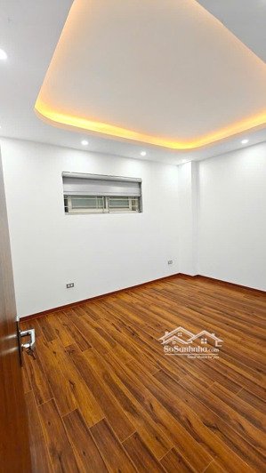 tôi là chủ nhà!!!cần bán gấp căn hộ chung cư 120 m2, 3 pn tòa d5a trần thái tông, ban công đông nam