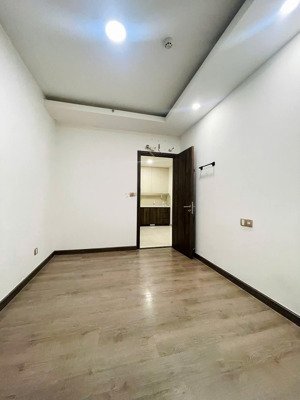 bán nhanh 3pn 2wc 75m2 q7 boulevard giá tốt hoàn thiện cơ bản nhà mới chỉ 3.1 tỷ sang tên tại cđt