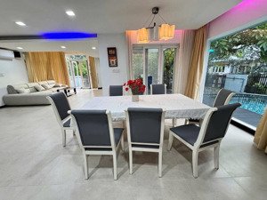 biệt thự đơn lập 5pn có hồ bơi - phú mỹ hưng