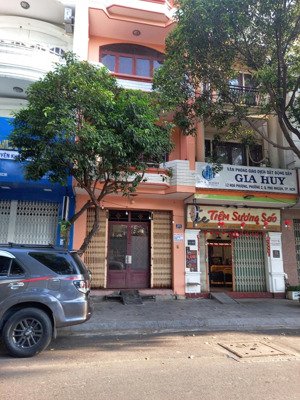 cần bán nhà mt hoa phượng, p2, phú nhuận (phường cầu kiệu). dt: 4x18m, 3 lầu. gía 27 tỷ tl