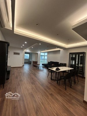 cho thuê căn hộ 123m2 đầy đủ nội thất và tiện nghị ở khu đô thị ciputra