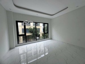 bán nhanh lk 70m2 hoàn thiện đang cho thuê tại san hô vh ocean park 2 gần công viên sẵn sổ giá 11tỷ