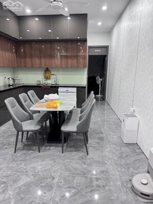 Bán nhà Yên Lạc, nhà 5 tầng Hai Bà Trưng, ngõ thông oto, nhà gần Times City, trường điểm.