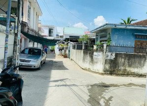 [ hẻm ô tô tôn thất tùng - nhà góc 2 mặt tiền ] *** ra biển hòn chồng : 300m *** giá: 45tr/m²