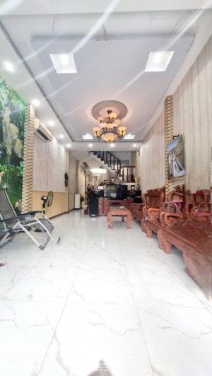 a042 - sát khu tên lửa, hẻm xe hơi - nhà 4 tầng - 4x18m. nội thất full gỗ xịn xò - chỉ 7 tỷ 3