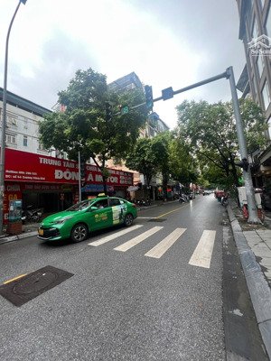 bán nhà đất phân lô trần thái tông, vỉa hè 4 ô tô tránh nhau, dt 260m2 mt 10m giá 128 tỷ