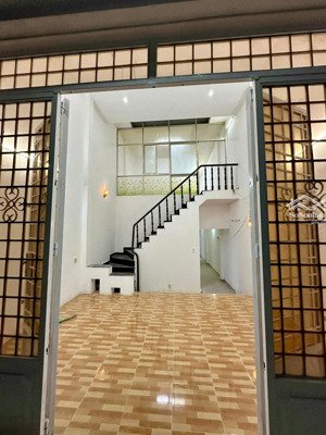 cho thuê nhà kế bên: siêu thị aeon tên lửa, q. bình tân. 4,5 x 16m, 1 lầu, giá: 9,5 triệu/tháng