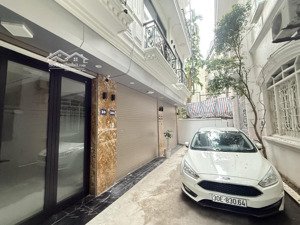 siêu phẩm nguyễn chí kiên, nghĩa đô, cầu giấy ôtô đỗ cửa ngủ trong nhà