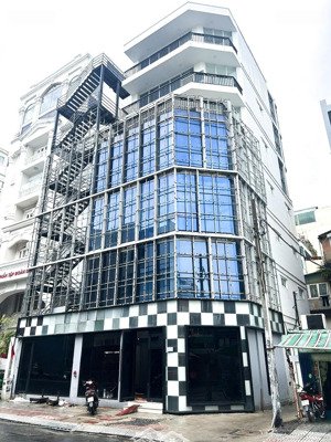 cho thuê nhà góc 2 mặt tiền trần hưng đạo q1 ngay gần trung tâm