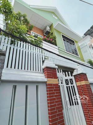 căn nhà đẹp hẻm thông dã tượng và hoàng diệu, cách biển chỉ 300m