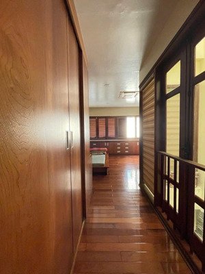 chính chủ cần cho thuê nhà số 10, ngõ 83 trần duy hưng vị trí vàng giữa trung tâm, cực kỳ sầm uất.