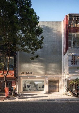 cho thuê nhà mặt phố tràng tiền, mặt tiền 8m, diện tích 145m2, view đẹp, uy tín