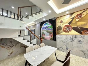 bán nhà riêng tại hà huy giáp, dt 138,5 m2, 3pn + 3wc + 3tầng, giá cực chất