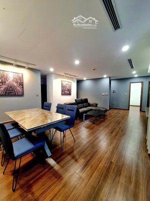 nhà em cho thuê biệt thự song lập c2 ciputra 180m2x4 tầng giá 50triệu / tháng.lh 