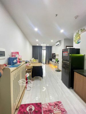 cho thuê căn góc full nội thất view đẹp bcons green topaz 8 triệu/tháng, ưu tiên gia đình