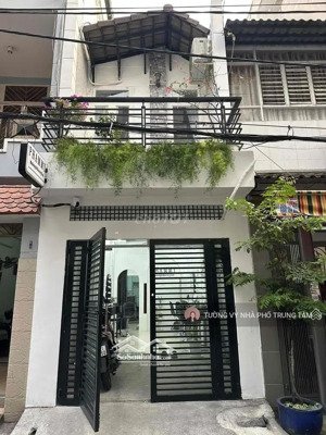 hàng hiếm nhà đẹp hẻm 6m huỳnh văn bánh, p13, phú nhuận - cn 45,1m²- 2 tầng - giá chỉ 9.5 tỷ còn tl